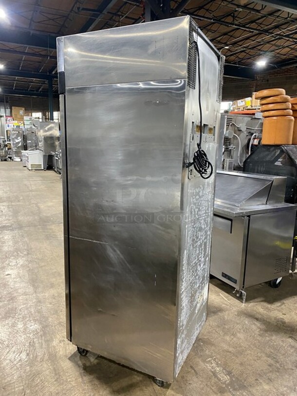 Migali Commercial Single Door Reach In Cooler! With Poly Coated Racks! All Stainless Steel! On Casters! Model: C1RHC SN: C1RHC00319012600920014 115V 60HZ 1 Phase - Image 4 of 9