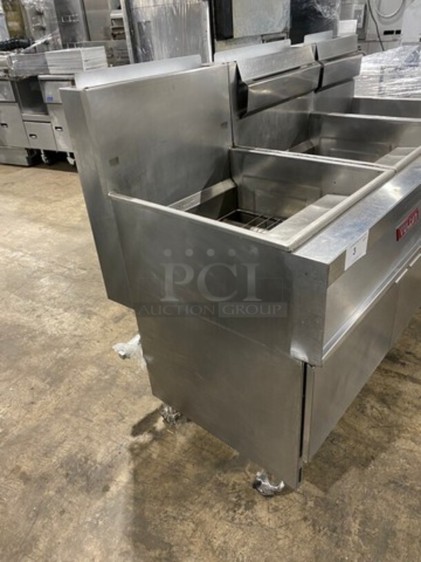 WOW! Vulcan Commercial Natural Gas Powered 3 Bay Deep Fat Fryer! All Stainless Steel! On Casters! Model: 3GR65F SN: 481533671 - Image 3 of 11