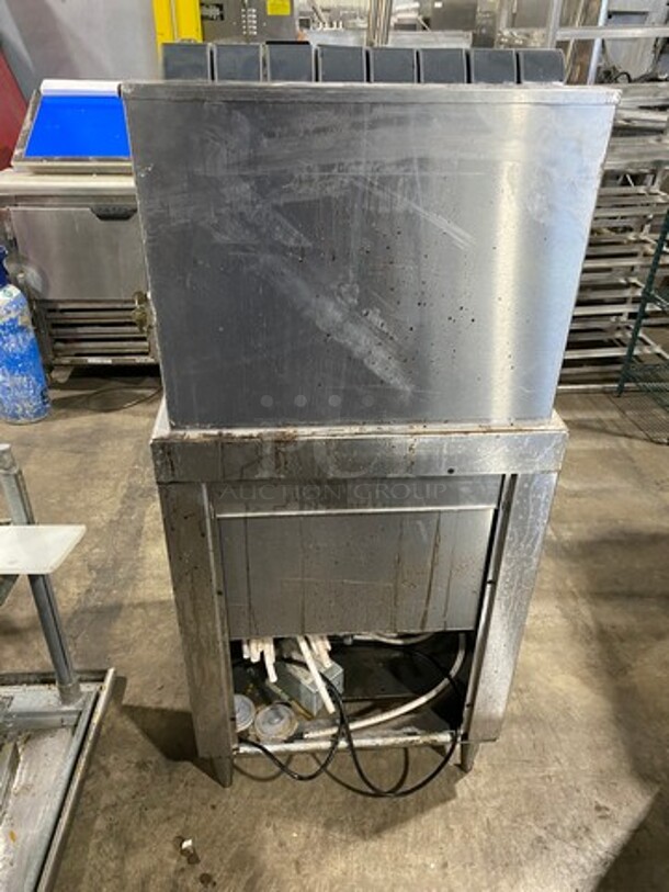 Cornelius Commercial 8 Spout And Ice Dispenser Beverage System! On Commercial Ice Bin! All Stainless Steel! On Legs! Model: CB2323AK SN: 74P1615KD160 115V - Image 4 of 10