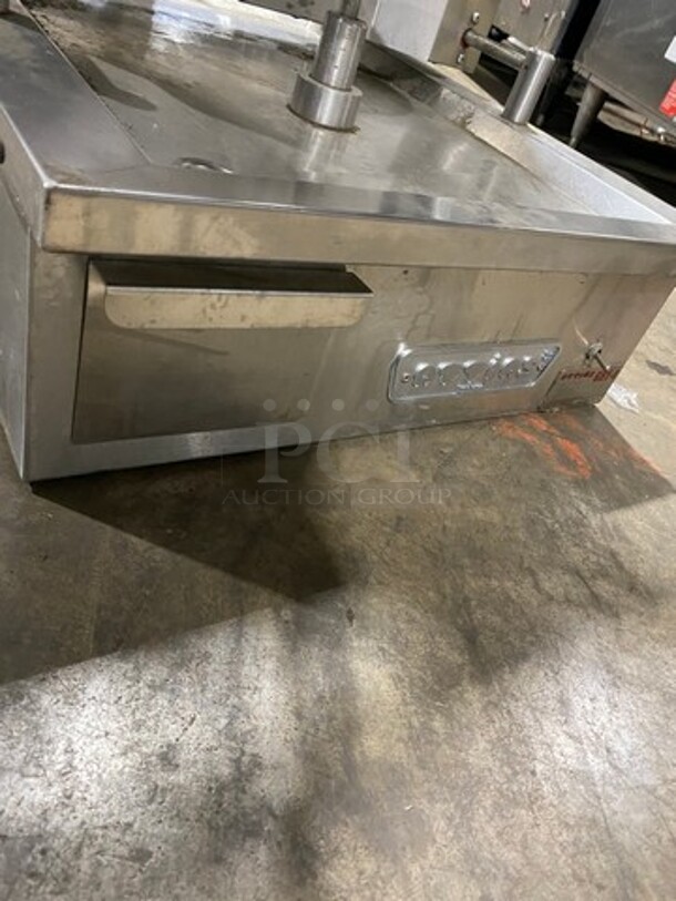 Attias Natural Gas Powered Countertop 4 Burner Gyro Machine! All Stainless Steel! On Small Legs! Model: GRY-4 SN: 061955 - Image 9 of 11