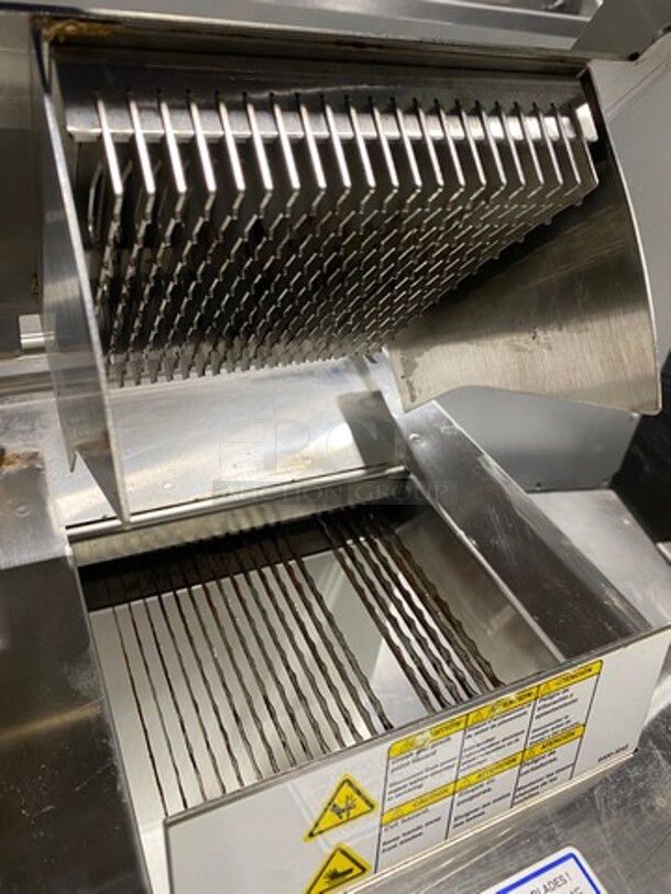 Oliver Commercial Countertop Mini Chip Slicer! Model: 738 SN: 188922 115V 60HZ 1 Phase - Image 6 of 8