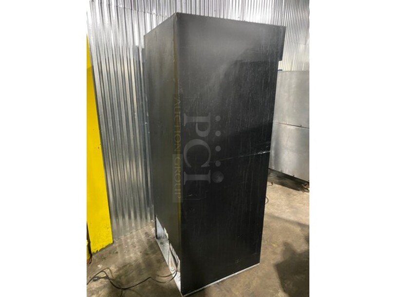 Beverage Air Commercial Single Door Reach In Cooler Merchandiser! With Poly Coated Racks! Model MT27 Serial 8585160! 115V 1Phase! - Image 4 of 7