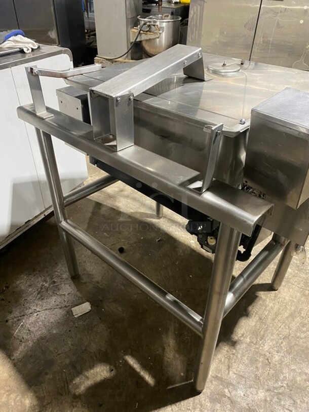 Groen Commercial Natural Gas Powered Skillet/Braising Pan! All Stainless Steel! On Legs! - Image 4 of 11