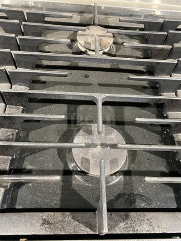 Electrolux 6 Burner Stove! With Back Splash! With 2 Oven Underneath! Metal Oven Racks! All Stainless Steel! Model: E48DF76EPS SN: CF11800017 240V - Image 6 of 12