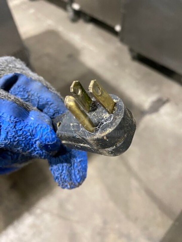 True Commercial Refrigerated Pizza Prep Table! With Commercial Cutting Board! With 2 Door Storage Space Underneath! Poly Coated Racks! All Stainless Steel! On Casters! Model: TPP60 SN: 13730805 115V 60HZ 1 Phase - Image 10 of 10