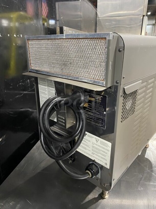 LATE MODEL! 2018 Turbo Chef Commercial Countertop Rapid Cook Oven! On Small Legs! Model: NGO SN: NGOD43602 208/240V 60HZ 1 Phase - Image 4 of 8