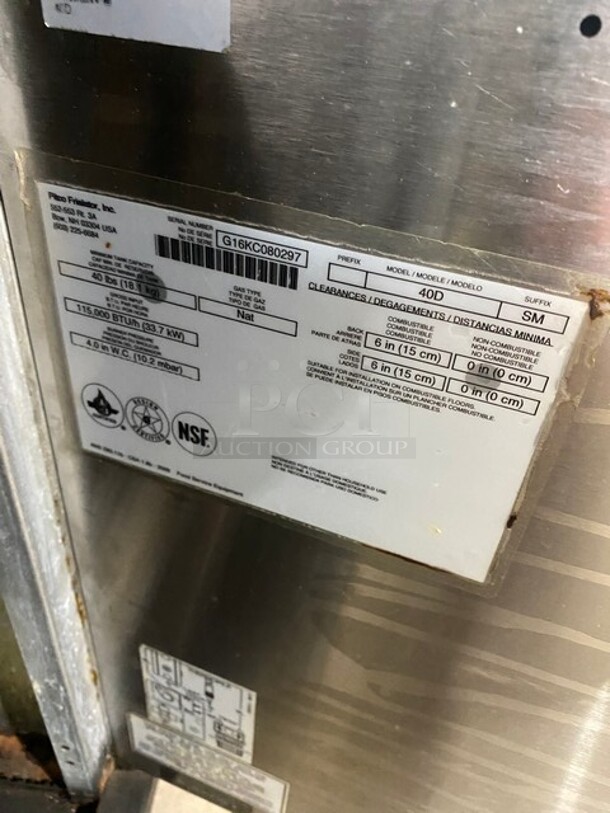 Pitco Commercial Natural Gas Powered 40 LBS Deep Fat Fryer! With BacK Splash! Stainless Steel! On Legs! MODEL 40D SN:G16KC080297 115v - Image 7 of 8