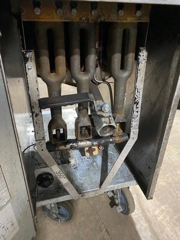 Imperial Commercial Natural Gas Powered Deep Fat Fryer! With Backsplash! With 2 Metal Frying Baskets! All Stainless Steel! On Casters! Model: IFS40 SN: 06157209 - Image 7 of 9