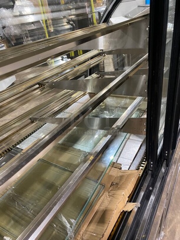 2016 Leader Commercial Refrigerated Display Case Merchandiser! With Curved Front Glass! With Rear Access Doors! Model: EMCB57D SN: NA08M1603B 115V 60HZ 1 Phase - Image 9 of 12