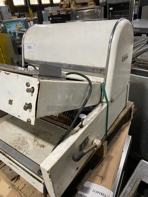 U.S Slicing Machine Commercial Countertop Bread Loaf Slicer! Model: MB SN: 508MB2517 115V 1PH  - Image 4 of 8