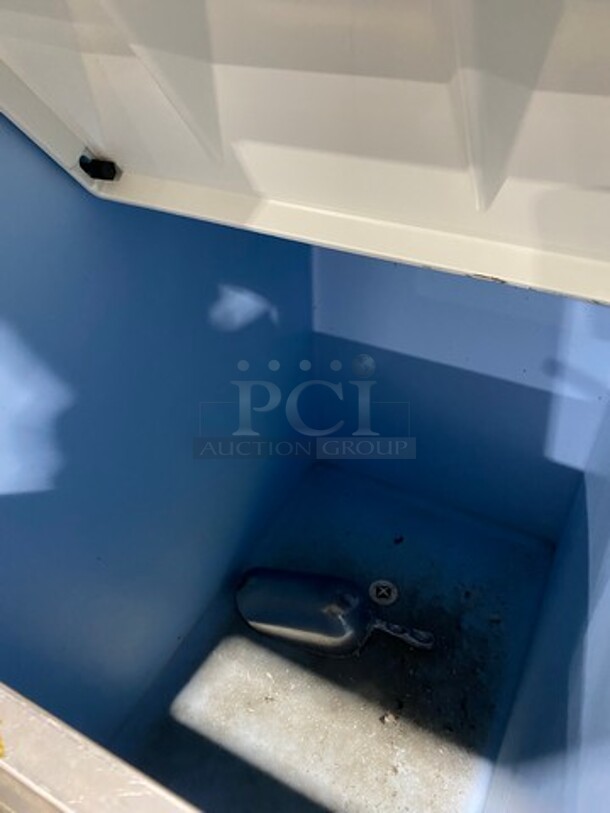 COOL! LATE MODEL! Hoshizaki Commercial Ice Maker Machine! With Commercial Ice Bin! All Stainless Steel! On Legs! 2x Your Bid Makes One Unit! WORKING WHEN REMOVED! Model: KM350MAJ SN: H00828K 115V 60HZ 1 Phase - Image 4 of 9