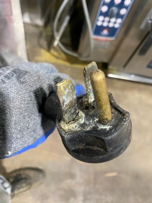 2010 Turbo Chef Commercial Countertop Rapid Cook Oven/ Microwave Oven! All Stainless Steel! Tornado Series Model: NGCD6 SN: NGCD6D06564 208/240V 60HZ 1 Phase - Image 8 of 8