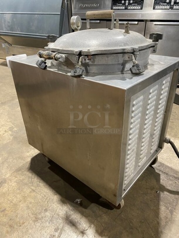 Smokaroma Commercial Electric Powered Pressure BBQ Cooker/ Smoker! All Stainless Steel! On Casters! Model: CU200F SN: 6118 208V - Image 4 of 9