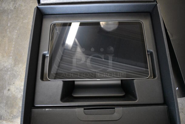 IN ORIGINAL BOX! Square Mdoel SPS1-01 POS Monitor and Square Model PS4-01 Customer Display