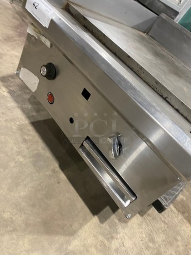 Southbend Commercial Countertop Flat Top Griddle! With Back And Side Splashes! All Stainless Steel! - Image 6 of 7