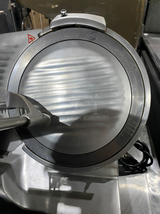 Commercial Countertop Meat/Deli Slicer! All Stainless Steel! Model: SL-300 SN: HSL02180617008 115V 60HZ 1 Phase - Image 5 of 9