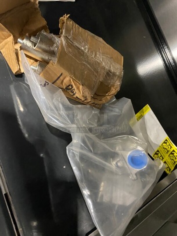 NEW! SCRATCH-N-DENT! LATE MODEL! 2019 Asber Commercial Natural Gas Powered Pizza Oven! All Stainless Steel! Model: AEPO36 SN: 8101707812 - Image 6 of 10