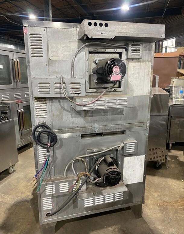 Sunfire Commercial Natural Gas Powered Double Deck Convection Oven! With View Through Doors! Metal Oven Racks! All Stainless Steel! 2x Your Bid Makes One Unit! MODEL ICOE10M SN:1102230000951 208V 3PH - Image 3 of 10