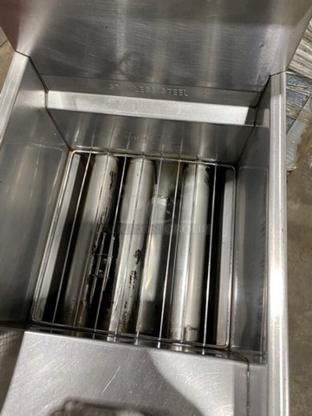 American Range Commercial Natural Gas Powered Deep Fat Fryer! With 2 Metal Frying Baskets! With Backsplash! All Stainless Steel! On Legs! Model: AF50HE SN: 211020FO351 - Image 6 of 11