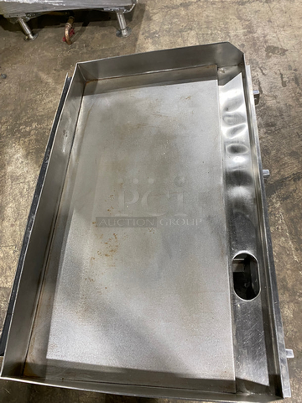 FAB! Commercial Countertop Natural Gas Powered Flat Top Griddle! With Back & Side Splashes! All Stainless Steel! On Legs! - Image 5 of 7