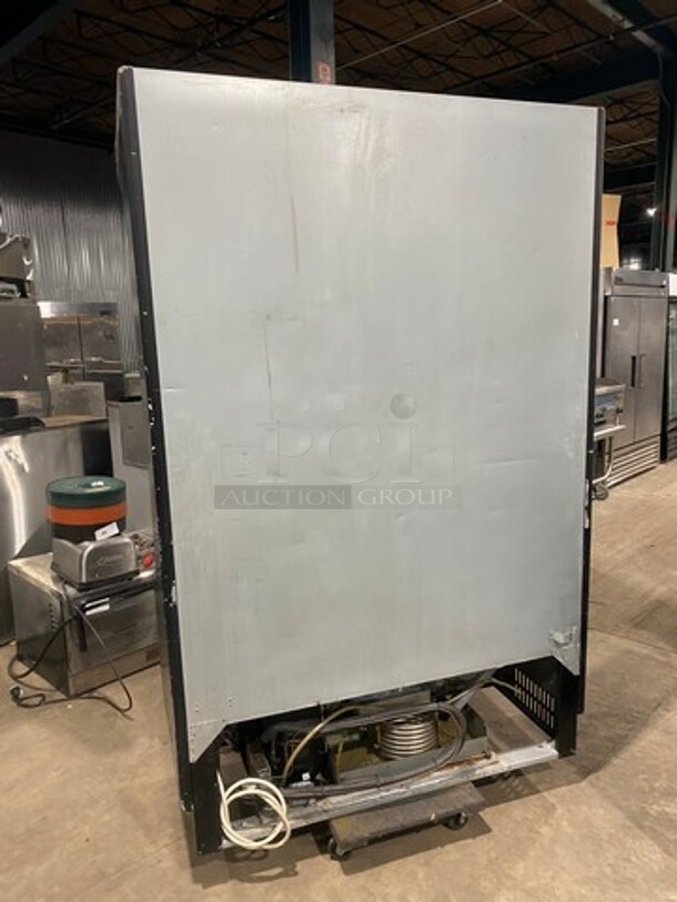 Turbo Air Commercial Refrigerated Open Grab-N-Go Case Merchandiser! With View Through Sides! With Front Cover! All Stainless Steel! Model: TOM50B SN: TOM5017X029 120V 60HZ 1 Phase - Image 3 of 8