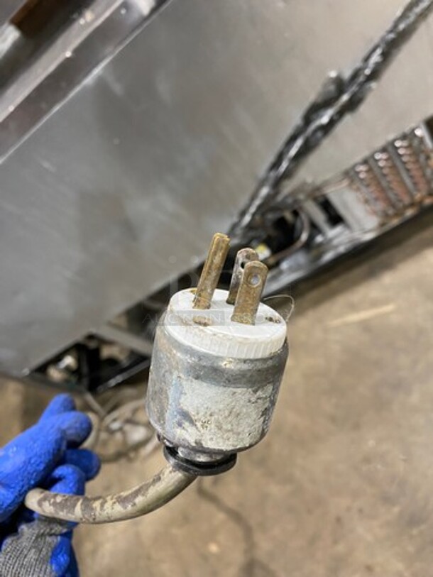 Turbo Air Commercial 3 Door Lowboy/Worktop Cooler! All Stainless Steel! On Casters! Model: TUR72SD SN: UR72808021 115V 60HZ 1 Phase - Image 8 of 8