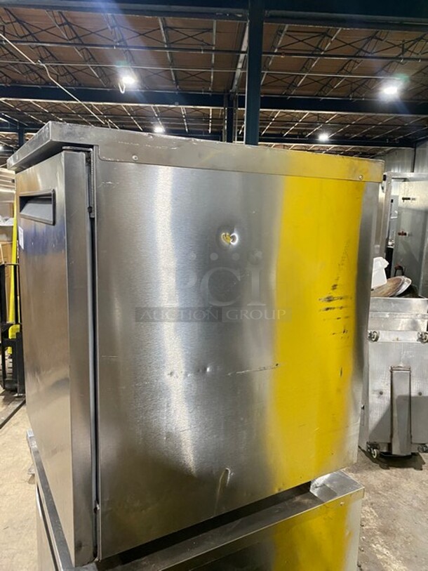 Delfield Commercial Single Door Lowboy/Worktop Cooler! All Stainless Steel!  MODEL 406-STAR2 SN: 0710152003484 115V  - Image 4 of 7