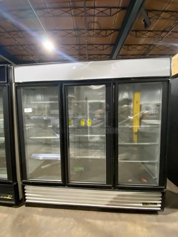 True Commercial 3 Door Reach In Cooler Merchandiser! With View Through Doors! Poly Coated Racks! Model: GDM72 SN: 12852882 115V 60HZ 1 Phase