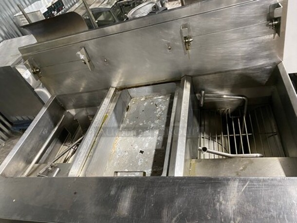 Frymaster Commercial Natural Gas Powered 2 Bay Deep Fat Fryer With Middle Dumping Station! With Back Splash! All Stainless Steel! On Casters! Model: FM245EBLMSC SN: 0012GI0052 - Image 6 of 11