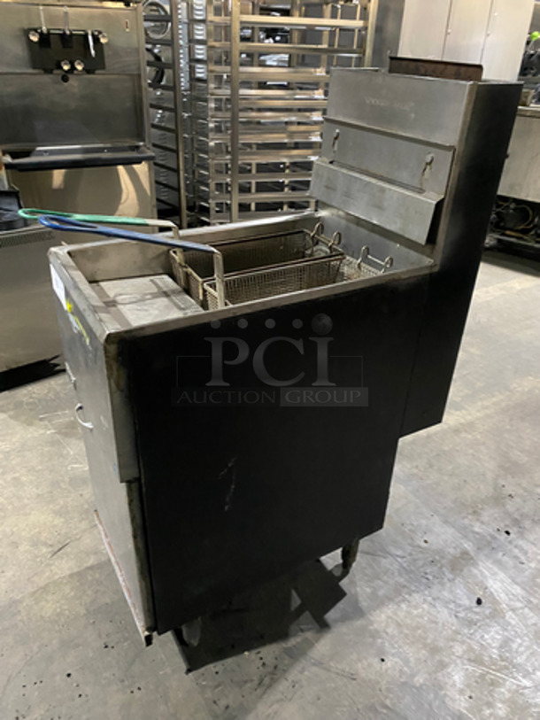 Pitco Commercial Natural Gas Powered Deep Fat Fryer! With Backsplash! With 2 Metal Frying Baskets! All Stainless Steel! On Legs! - Image 2 of 9