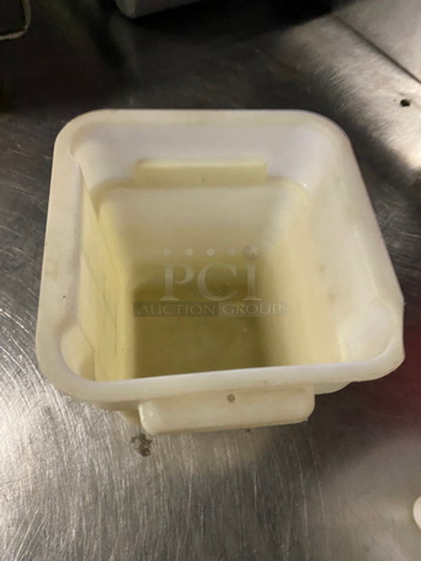 Poly 4Qt Food Containers! 3x Your Bid! - Image 3 of 4