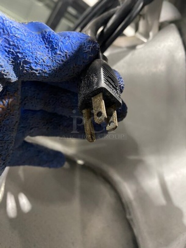 Globe Commercial Countertop Deli/ Meat Slicer! All Stainless Steel! Model: 720 SN: 721232  - Image 9 of 9