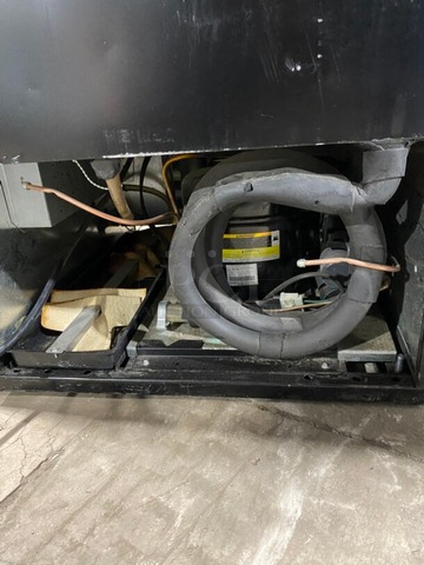 True Commercial Single Door Reach In Freezer Merchandiser! With View Through Door! Poly Coated Racks! Model: GDM23FLD SN: 7596899 115V 60HZ 1 Phase - Image 9 of 10