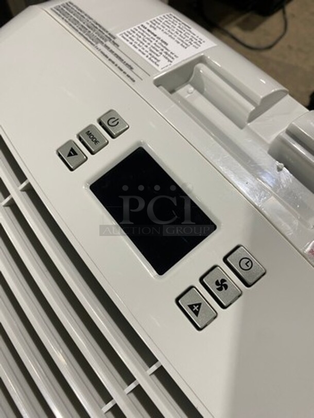 NEW! OUT OF THE BOX! SCRATCH-N-DENT! DeLonghi Portable Air Conditioner Unit! 400 Square Feet Room Capacity! Model: PACAN130HPE 115V - Image 6 of 9