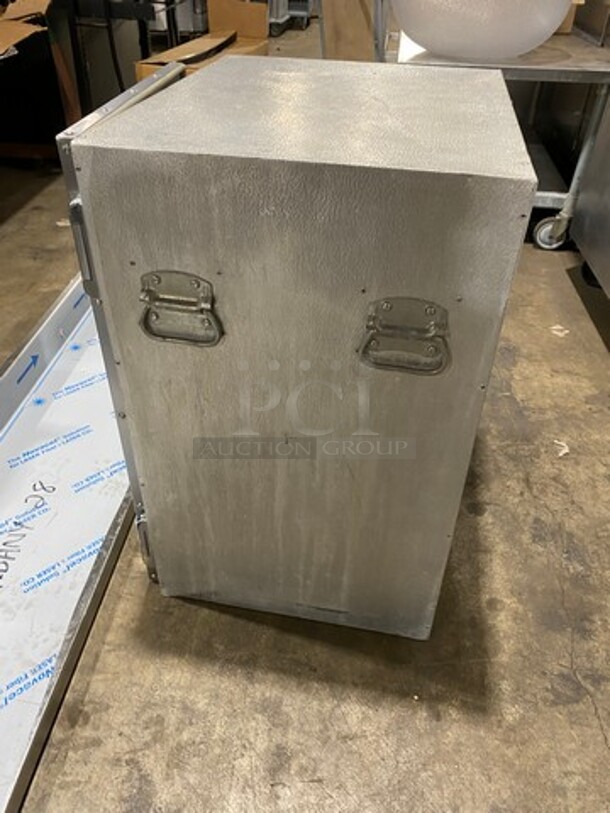 Alto Shaam Commercial Cook And Hold Cabinet! All Stainless Steel! WORKING WHEN REMOVED! Model: 500PH SN: 4406011 125V 60HZ 1 Phase - Image 2 of 7