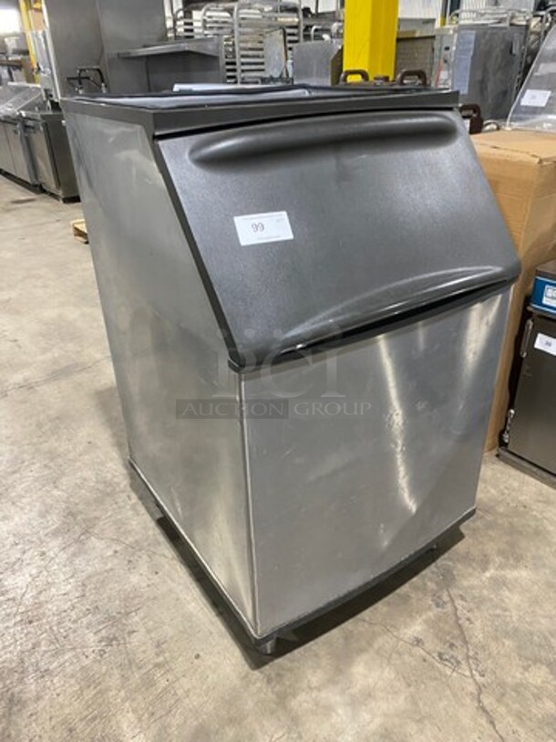 Manitowoc Commercial Ice Bin! All Stainless Steel! On Legs! ICE BIN ONLY! Model: B570 SN: 1120332810 - Image 7 of 7