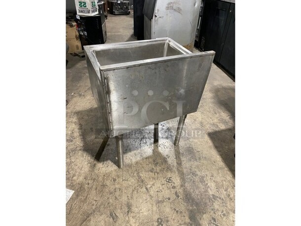 L&J! Stainless Steel Commercial Ice Bin! Under the Counter! On Legs! - Image 5 of 6