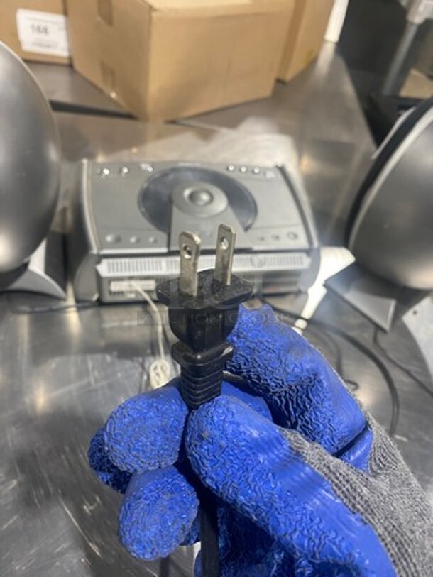 Curtis Countertop CD/ Stereo System! With 2 Speakers! - Image 9 of 10