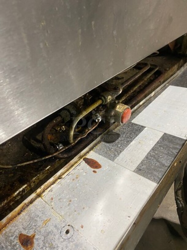 Commercial Natural Gas Powered 6 Burner Stove! With Raised Back Splash And Salamander Shelf! With Oven Underneath! All Stainless Steel! On Legs! - Image 9 of 10