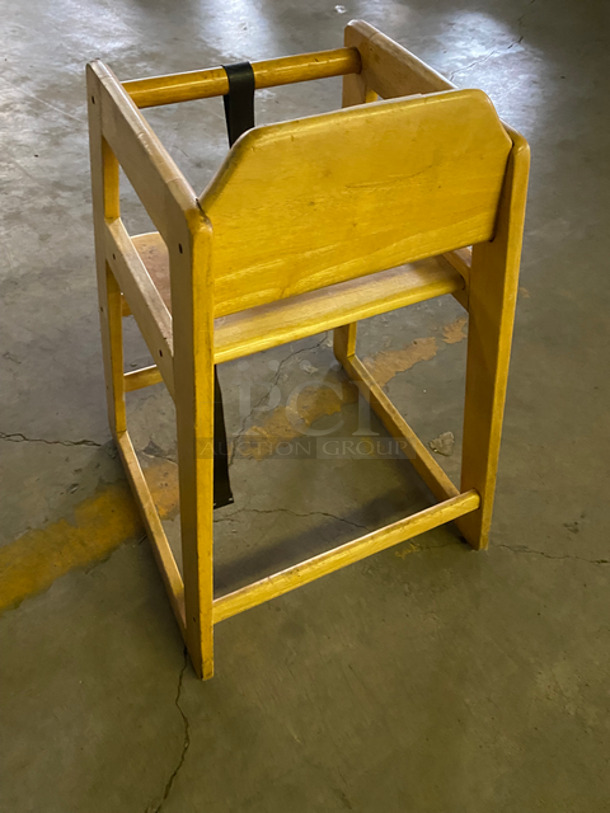 Wooden Highchair! With Child Safety Straps! - Image 4 of 6