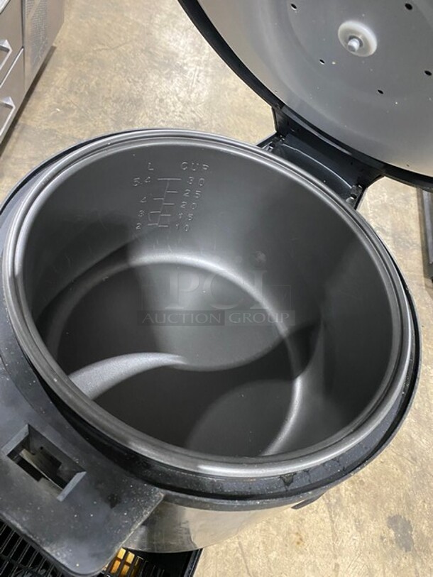 Aroma Metal Countertop Rice Cooker! MODEL ARC1130S 120V - Image 5 of 7