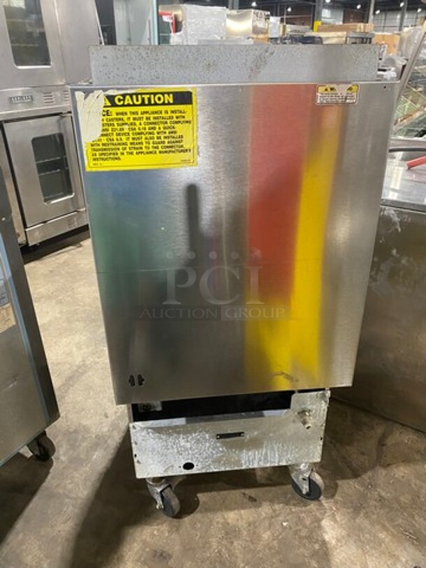 Vulcan Commercial Natural Gas Powered Deep Fat Fryer! With 2 Metal Frying Baskets! All Stainless Steel! On Casters! - Image 5 of 6