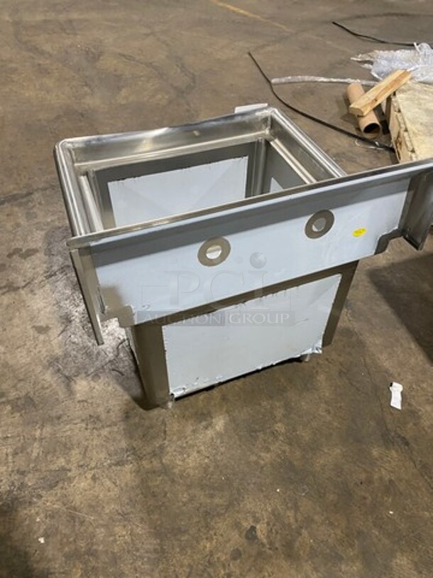 NEW! SCRATCH-N-DENT! Sapphire Single Compartment Prep Sink! All Stainless Steel! With Legs! Model: SMS2020 - Image 3 of 8