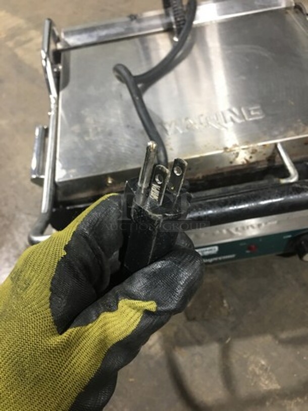LATE MODEL! 2017 Waring Commercial Countertop Panini/Sandwich Supremo Grill! All Stainless Steel! Press With Flat Surface! WORKING WHEN REMOVED! Model: WPG250 120V - Image 8 of 9