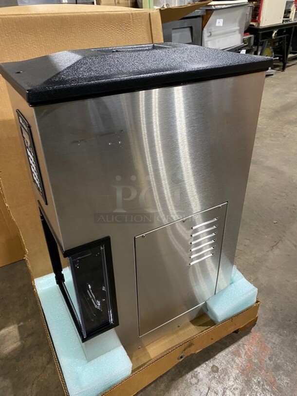 NEW IN BOX! Blend Tec Stainless Steel Countertop Commercial Blender! MODEL BDI503NARROW SN:BD10320125 120V - Image 4 of 12