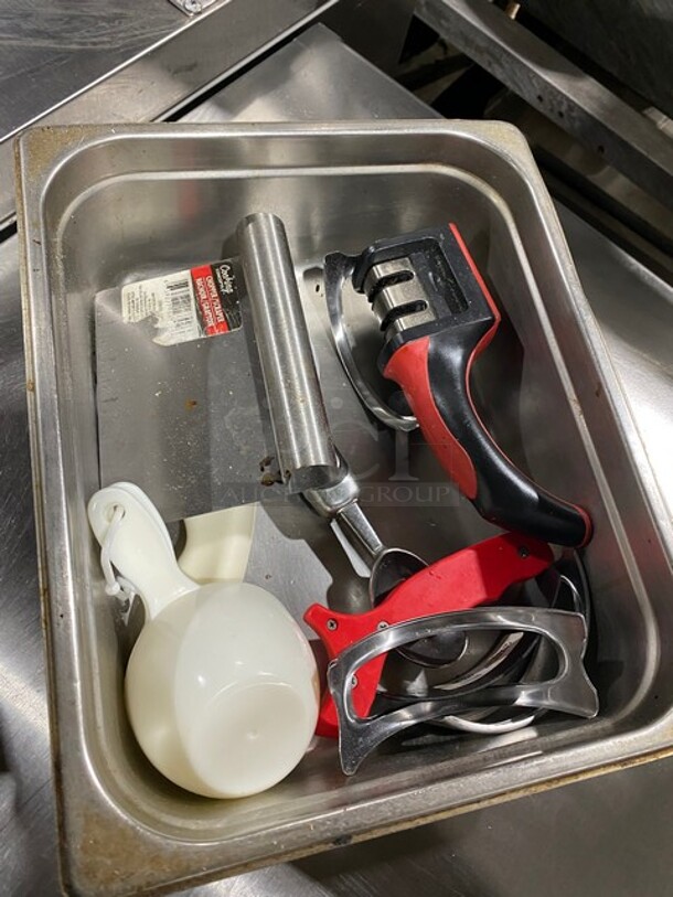 ALL ONE MONEY! Kitchen Utensils! Manual Chopper/Scraper! Assorted Measuring Cups! - Image 2 of 3