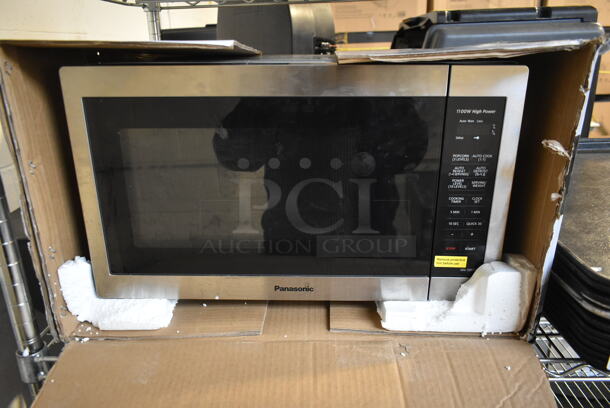 BRAND NEW SCRATCH AND DENT! Panasonic NN-SB65NS Stainless Steel Commercial Countertop Microwave Oven w/ Plate.  - Image 1 of 8