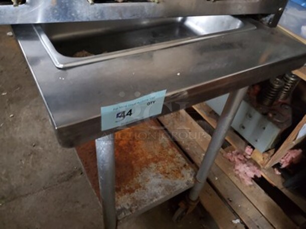 Table W/Food pan on the side. - Image 2 of 3