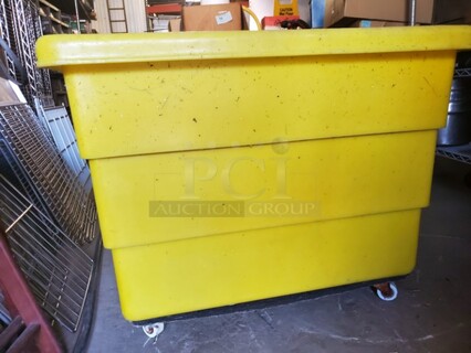  Plastic Bulk Box Truck