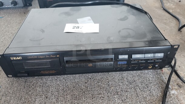 TEAC CD-P1250 Compact Disc Player

Not tested

(Location 2)